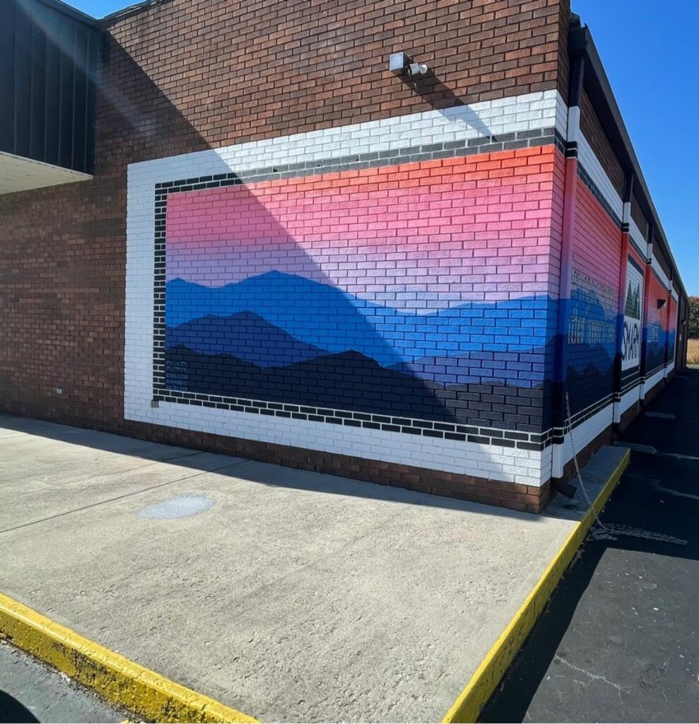 SMARM Thrift Store in Sevierville - Photo opportunity at this mural in Sevierville.
